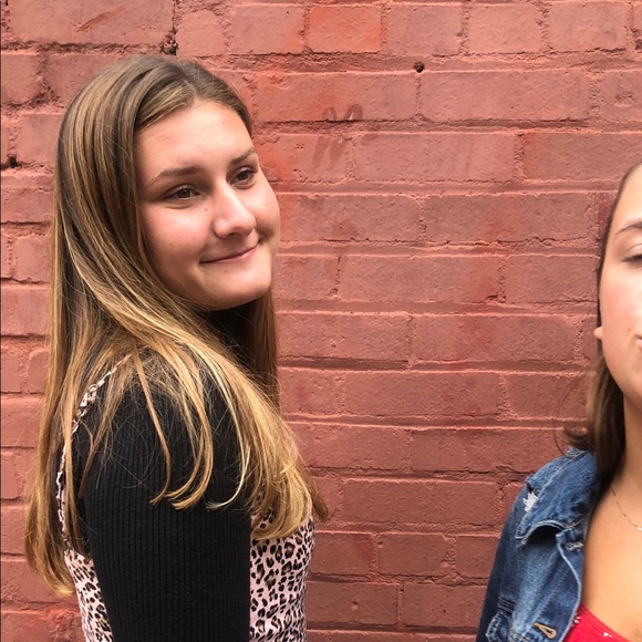 Meet your Posher, Caroline - Picture 1 of 1